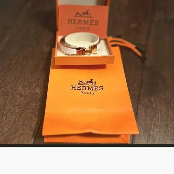 Hermès Gold And White Cuff - Picture 4 of 5